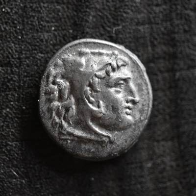 【良泉】第41期【自动场】11月27日晚19.30点开拍！86组，西方古代钱币专场 - 【极美品】公元前4-3世纪【古希腊】亚历山大大帝，一德拉克马银币，安菲波利斯造币厂打制，带有原坑锈，4.17克