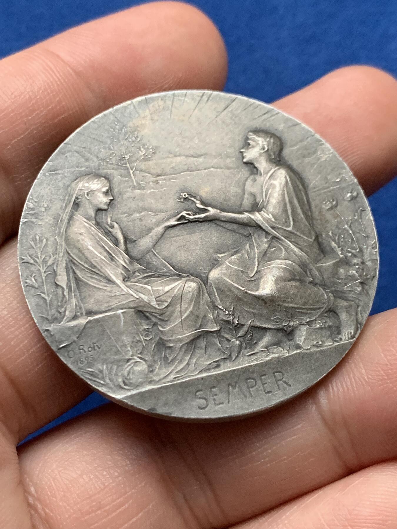 《竞宝斋》第440场 周日，周一，周二 3场连拍 （全场包邮） 法国1922年结婚纪念银章 41.2mm 32.4g 罗蒂大师作品 永恒之恋 名章