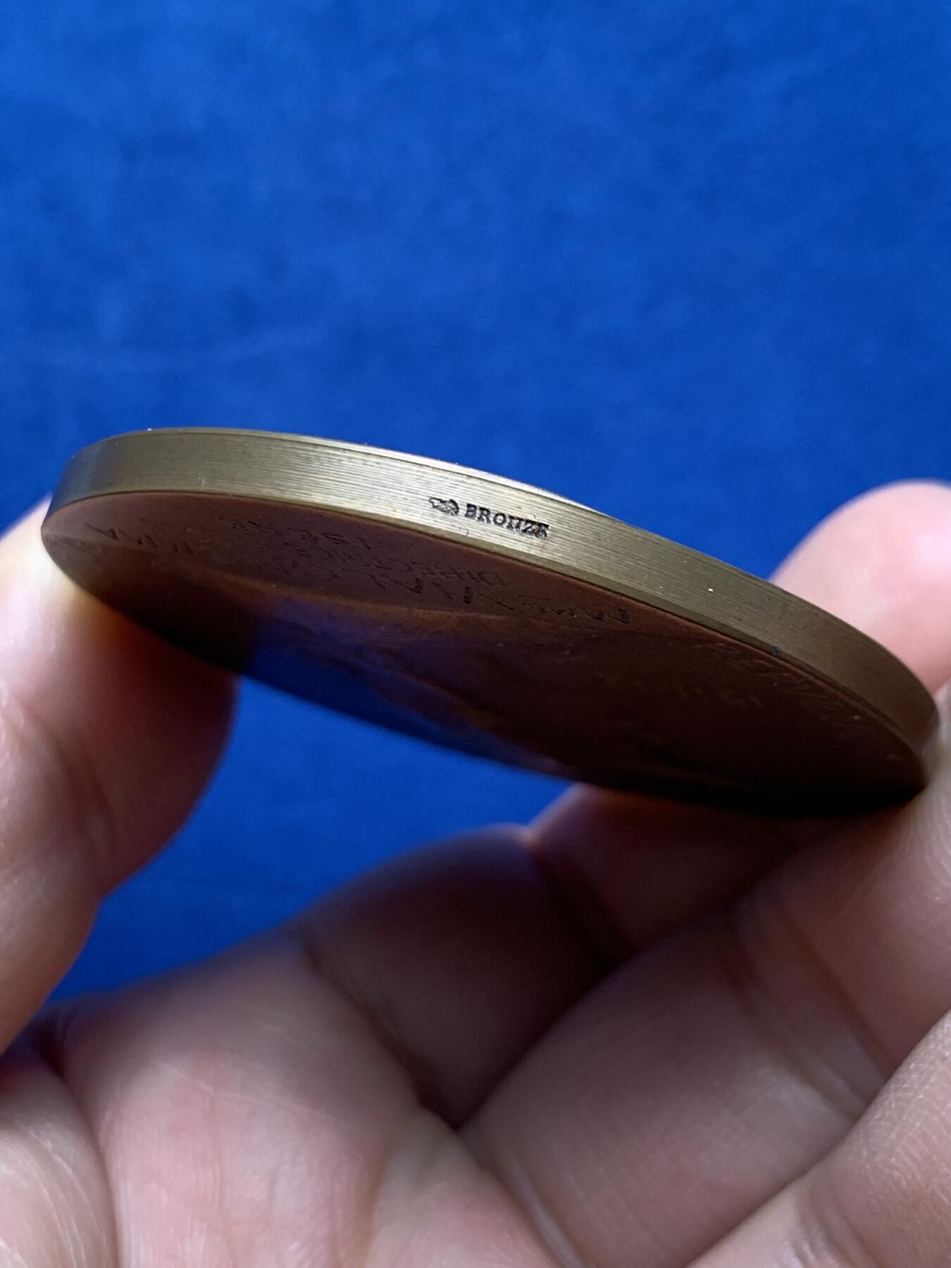 《竞宝斋》第440场 周日，周一，周二 3场连拍 （全场包邮） 法国roty初等教育铜章 50mm，65.8克。状态极佳。配一个平凡人的亚克力盒子。