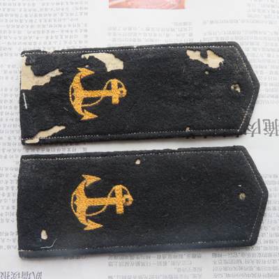 53--55海军列兵大铁锚大肩章一对（无扣） - 53--55海军列兵大铁锚大肩章一对（无扣）