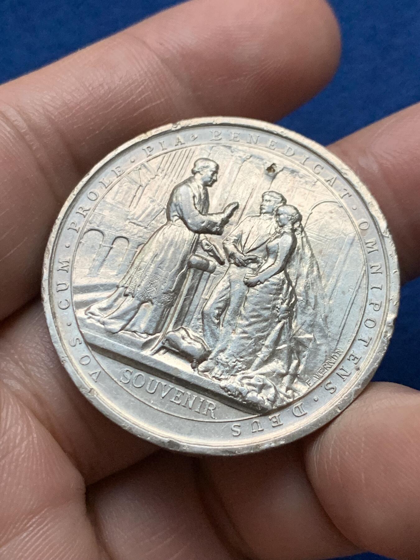 《竞宝斋》第440场 周日，周一，周二 3场连拍 （全场包邮） 法国婚姻与爱情纪念银章，20.5g，36.4mm，丰饶角边铭，边有轻磕