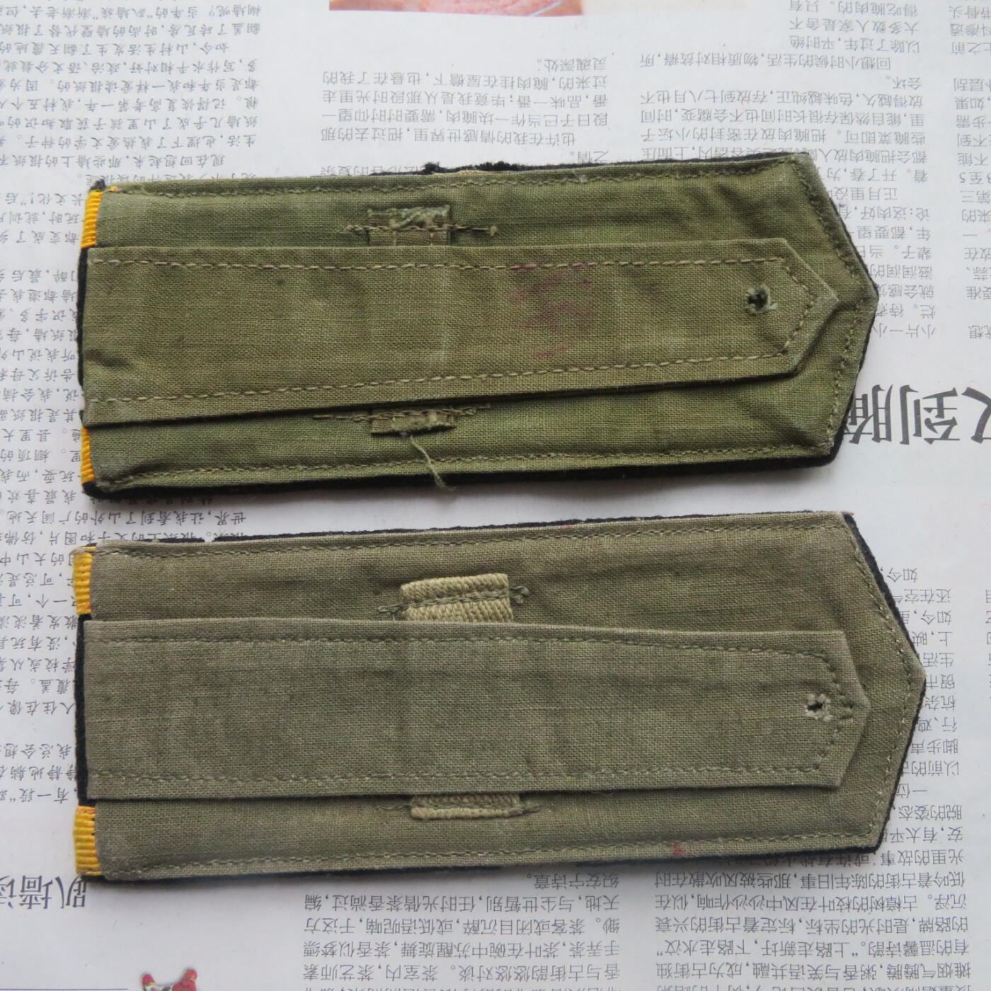 18--后配对55海军学员常服肩章一付（一支扎过孔，两支颜色长度略有差异）