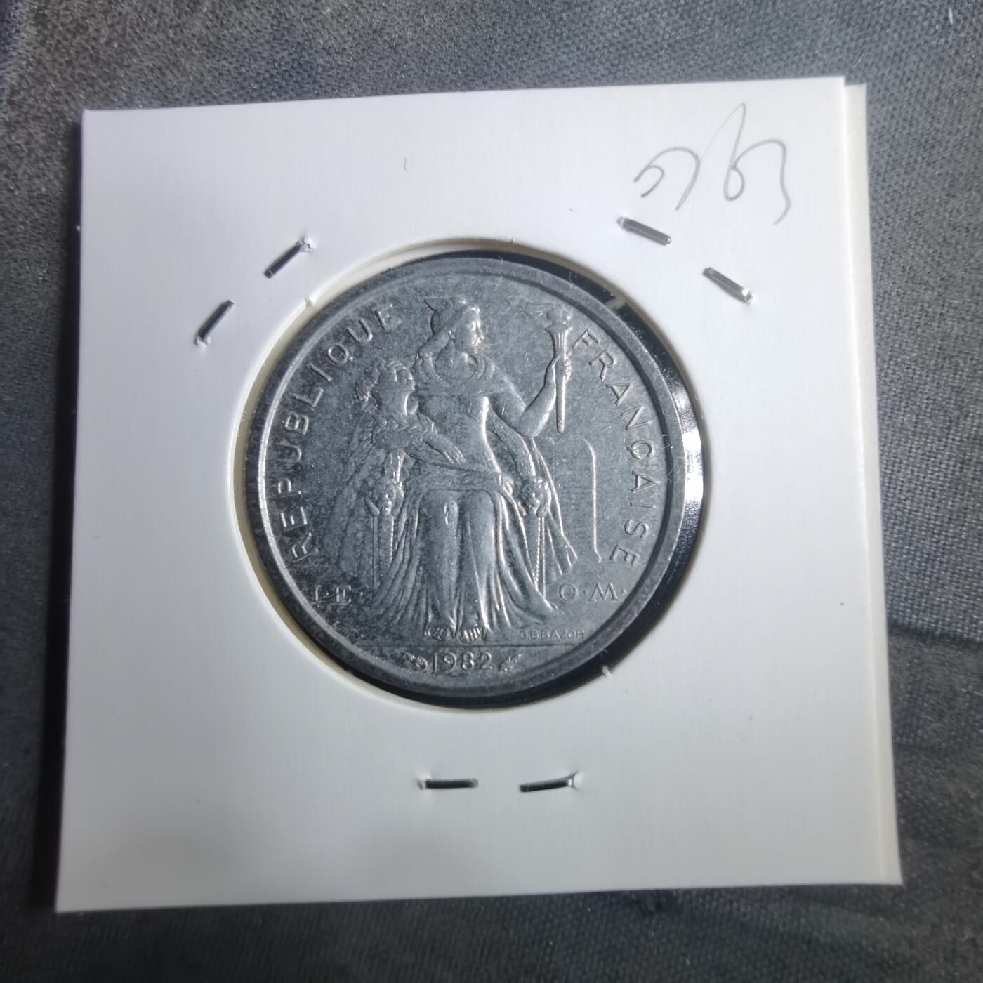 沼泽如烟--第907场 法属波利尼西亚1982年2法郎