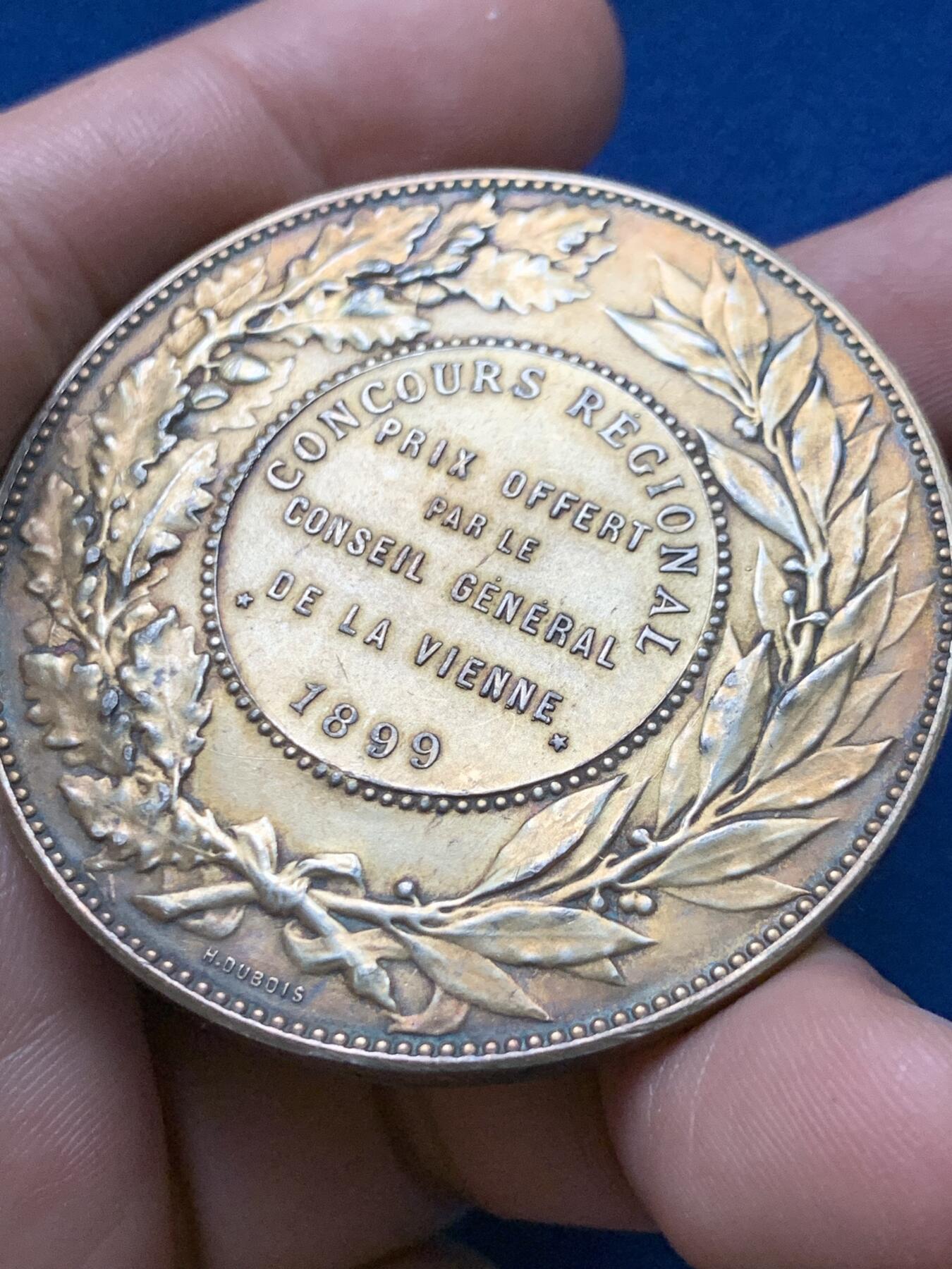 《竞宝斋》第440场 周日，周一，周二 3场连拍 （全场包邮） 法国D.Dupuis玛丽安娜 维埃纳地区马术比赛镀金银章，66.5g，50.2mm，丰饶角边铭