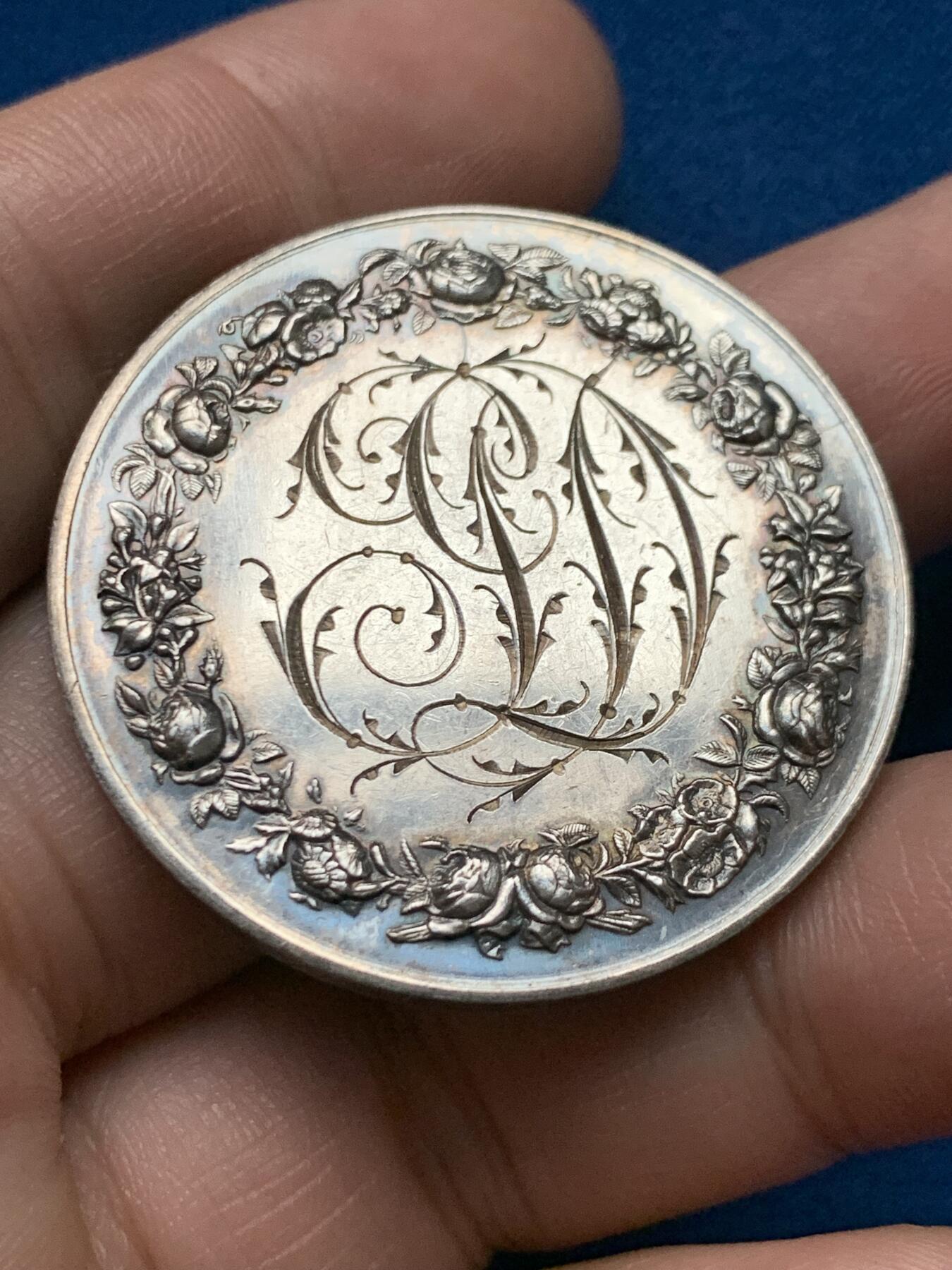 《竞宝斋》第440场 周日，周一，周二 3场连拍 （全场包邮） 法国婚姻与爱情纪念银章，25.35g，39mm，丰饶角边铭