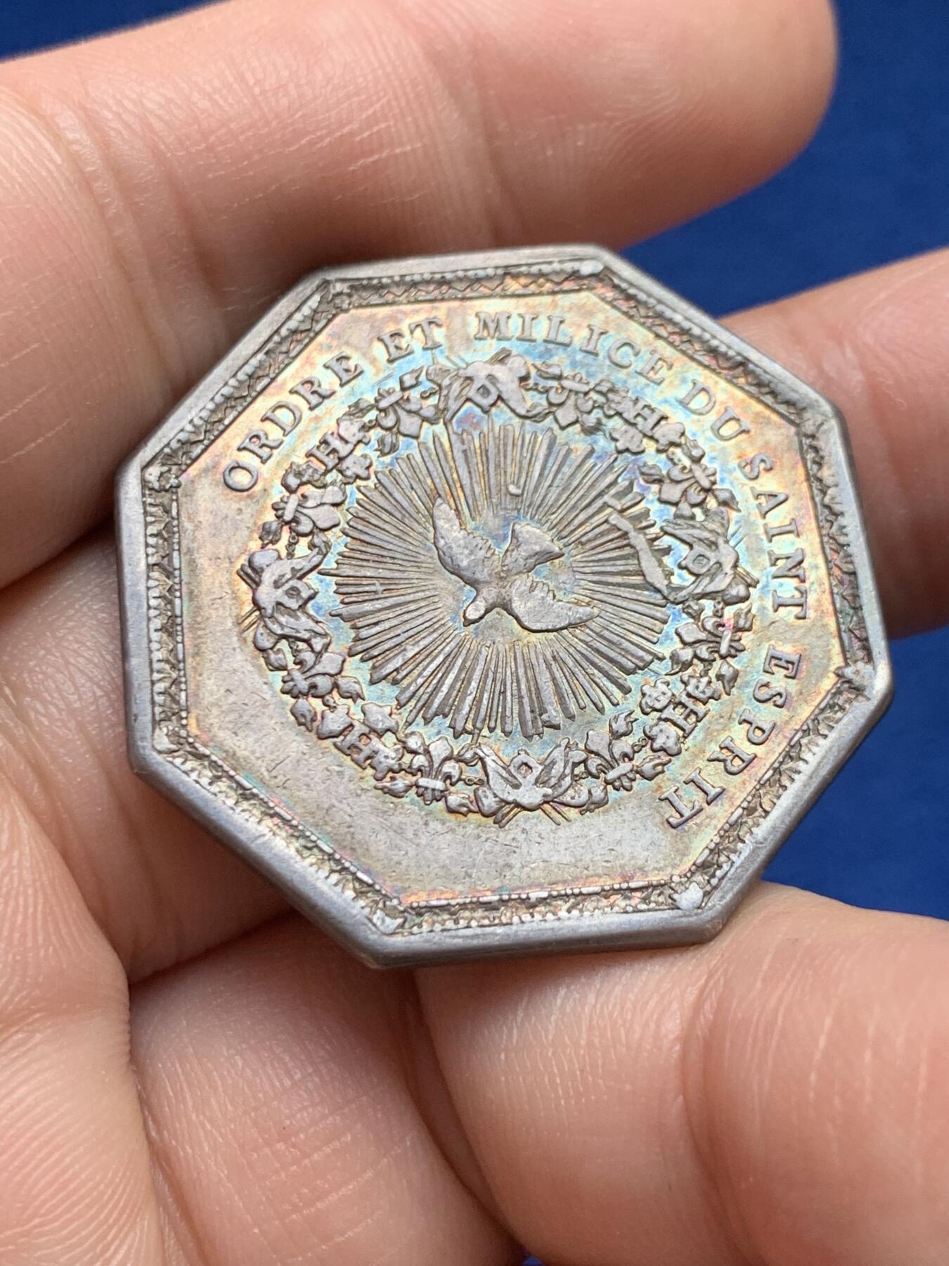 《竞宝斋》第440场 周日，周一，周二 3场连拍 （全场包邮） 法国八角银章，路易十六头像圣灵勋章，16.62g，33.8mm，早期无边铭