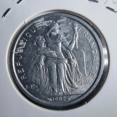 沼泽如烟--第907场 - 法属波利尼西亚1982年2法郎