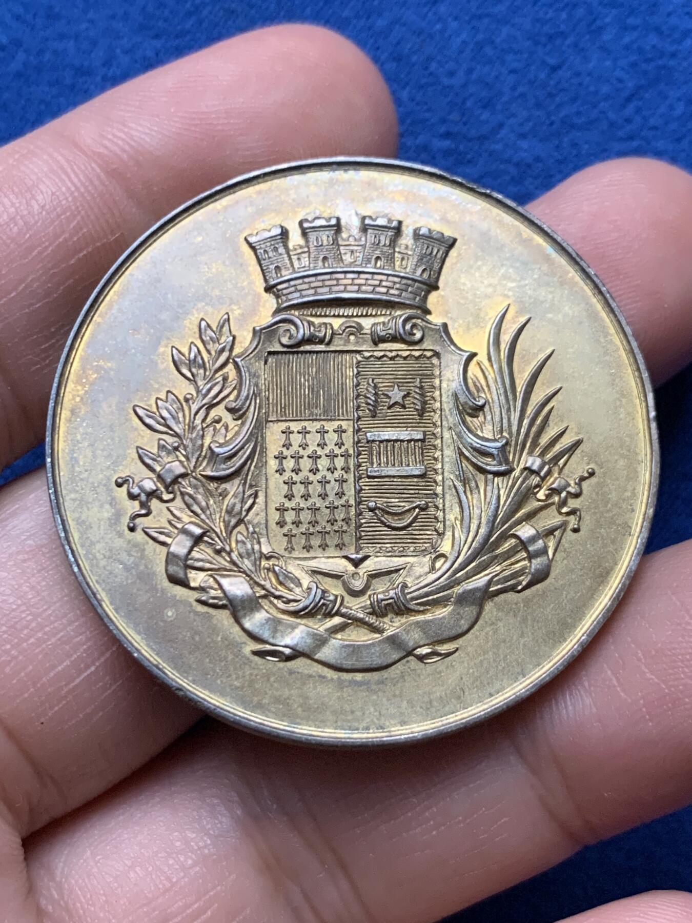 《竞宝斋》第440场 周日，周一，周二 3场连拍 （全场包邮） 法国鲁贝地区镀金银章，37g，41.1mm，丰饶角1argent边铭