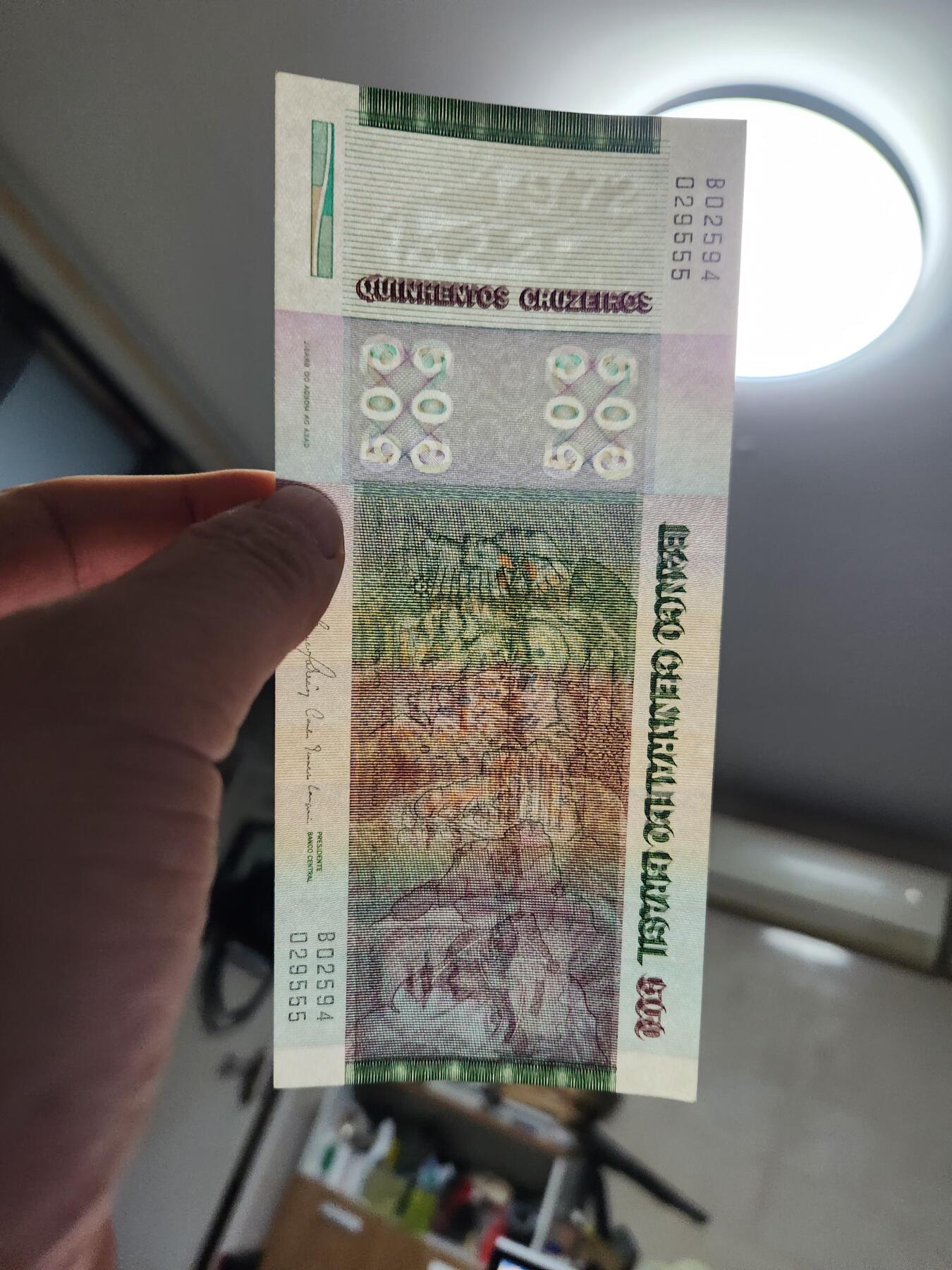 11月21号晚上8点 外国纸币自动截拍第61场 巴西1972年500克鲁塞罗 签名20 几乎全新 555豹子号