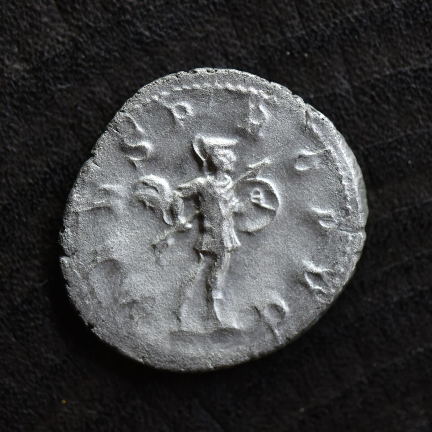 【良泉】第41期【自动场】11月27日晚19.30点开拍！86组，西方古代钱币专场 【发丝清晰】公元242-244年【古罗马】戈尔迪安三世，背战神玛尔斯，铭文MARS PROPVG（玛尔斯，守护）安敦尼银币。1.98克