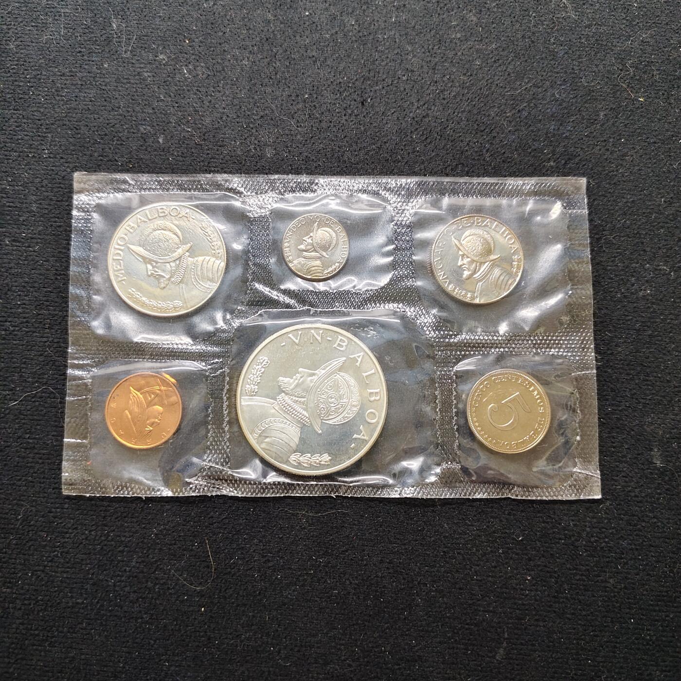 【全场包邮】纯粹捡漏拍479场（免费代拍第16场） 巴拿马1967年官方封装套币-含2枚银币