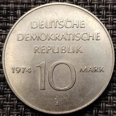 布加迪🐬～世界钱币(上海)🌾第 261 期 /  各国套币和散币 - 东德 民主德国1974年10马克纪念币建国25周年铜镍币
