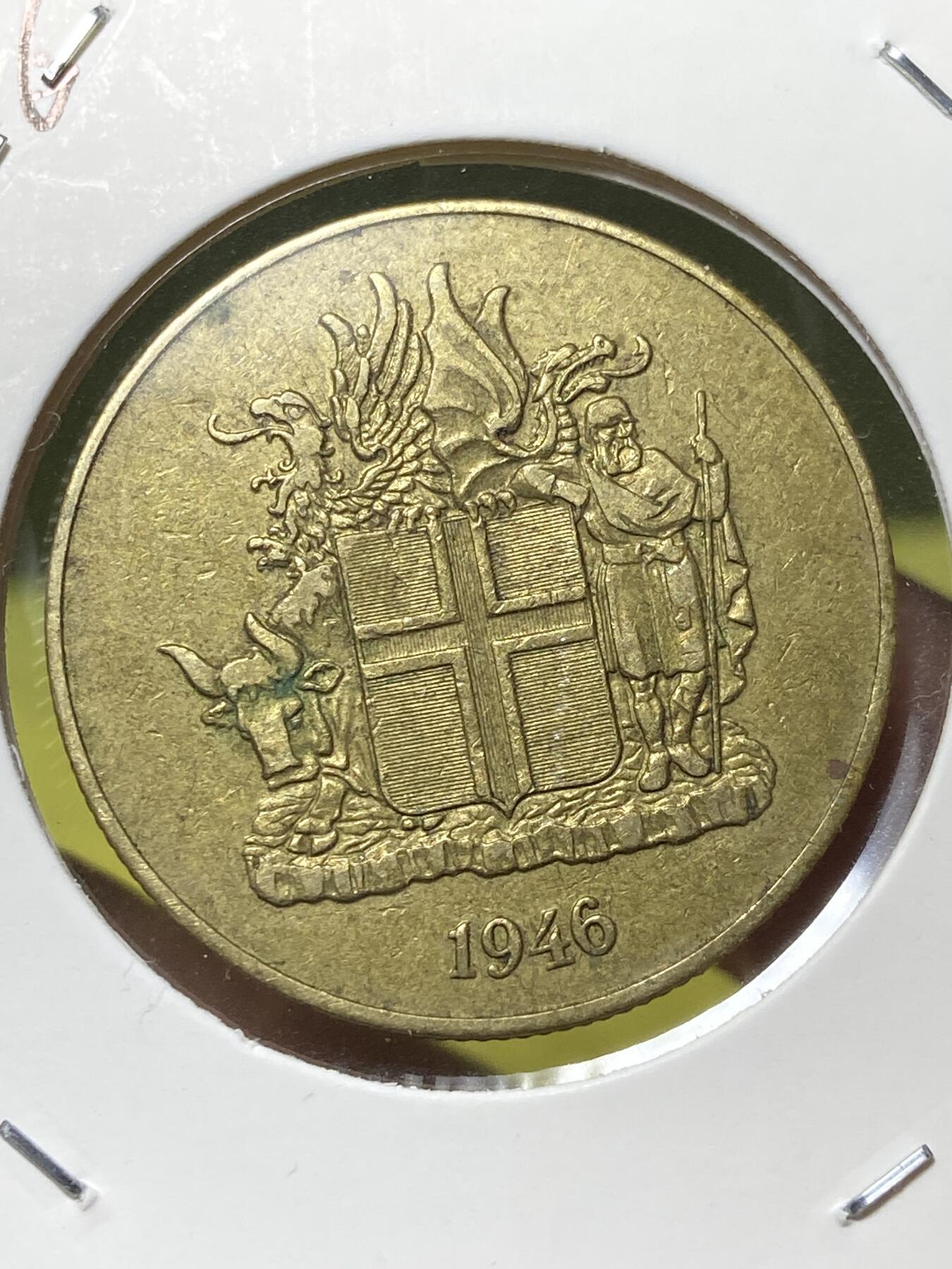 2025年第一百三十场(总第一百五十六场）外国好品纸夹散币场(免佣金) 稀有品种好品–冰岛🇮🇸1946单年份2克朗(共和国时期首套流通硬币最大面值)