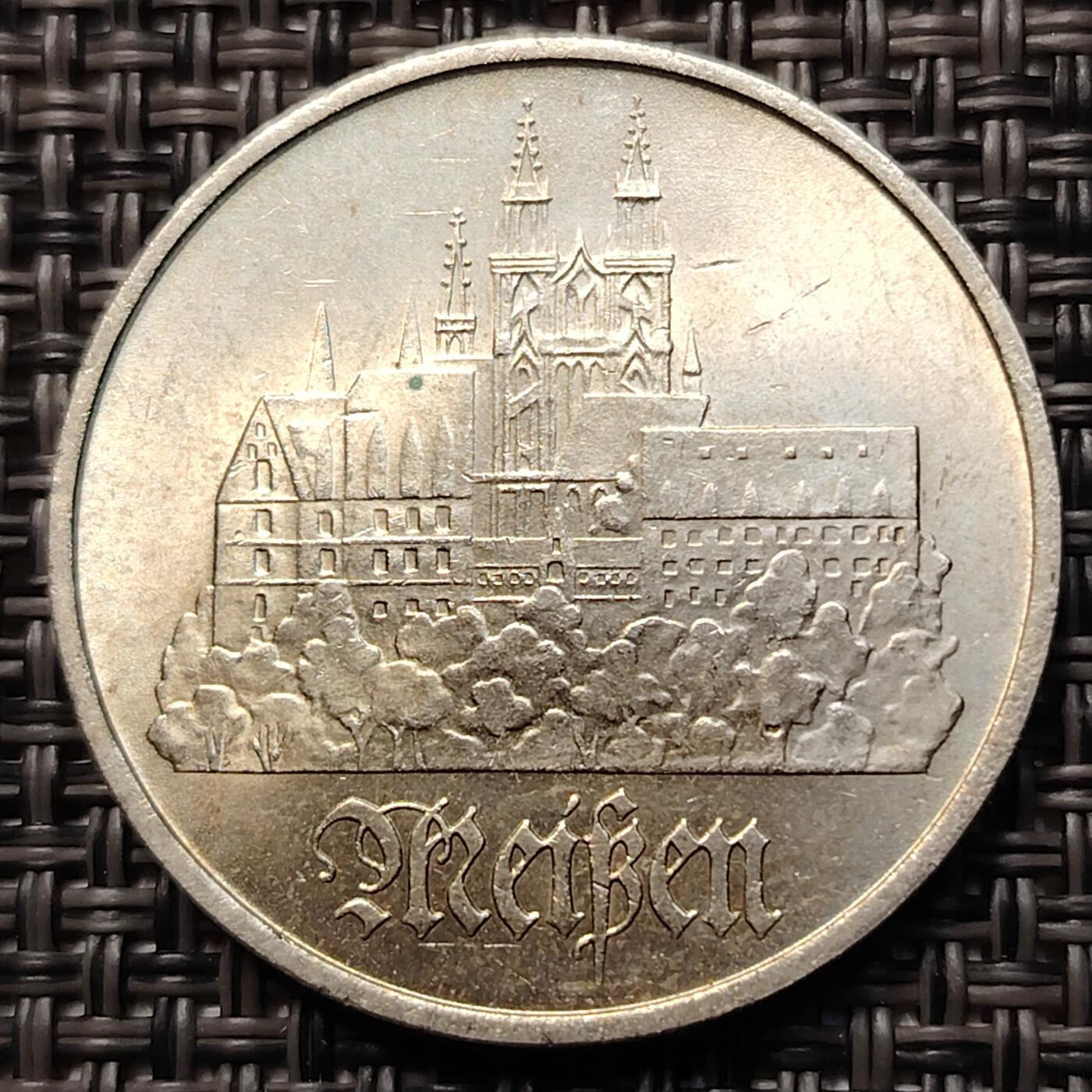 布加迪🐬～世界钱币(上海)🌾第 261 期 /  各国套币和散币 东德 1972年 5马克纪念币 城市迈森