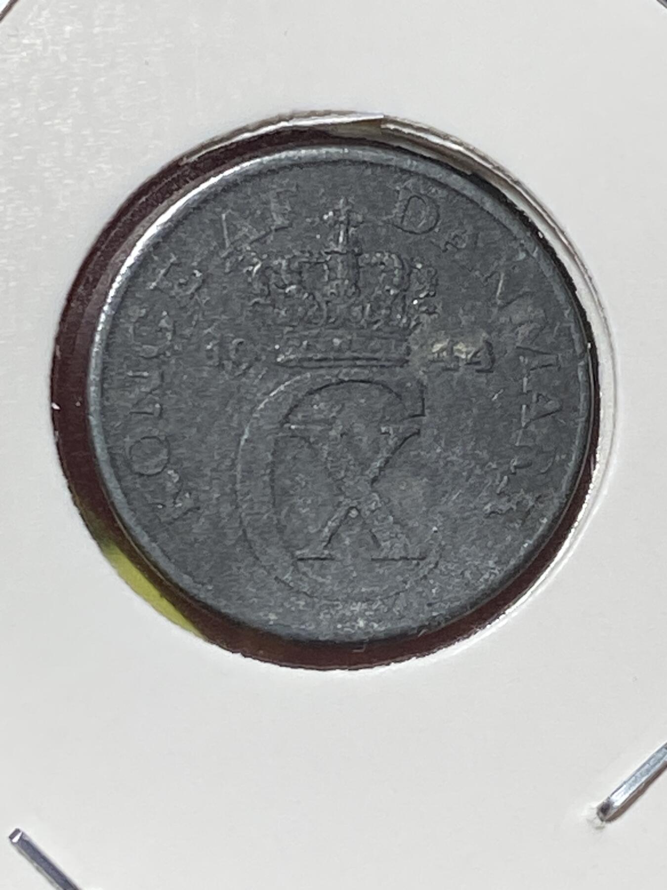 2025年第一百三十场(总第一百五十六场）外国好品纸夹散币场(免佣金) 丹麦🇩🇰1944年1欧尔锌币(克里斯蒂安十世，二战德国占领时期，N; S版)