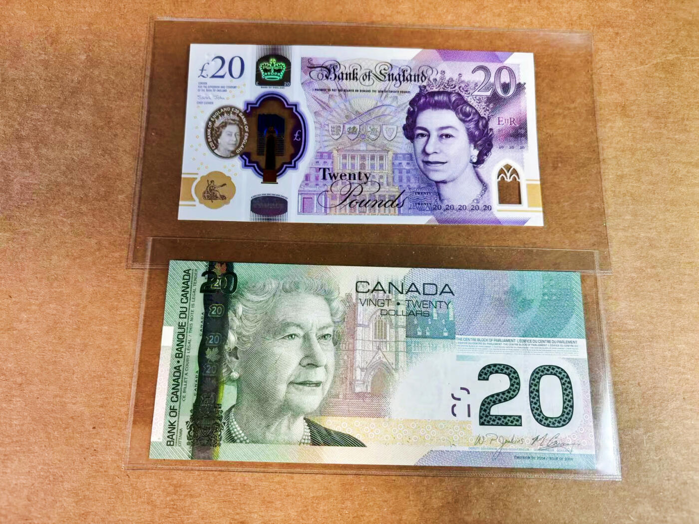 【Blue Auction】世界纸币精拍第752期——18级TOP拍卖/信誉/品质/专业/高效💫 【一组2张】英国20镑 塑料钞&加拿大2004-08年20元 全新UNC