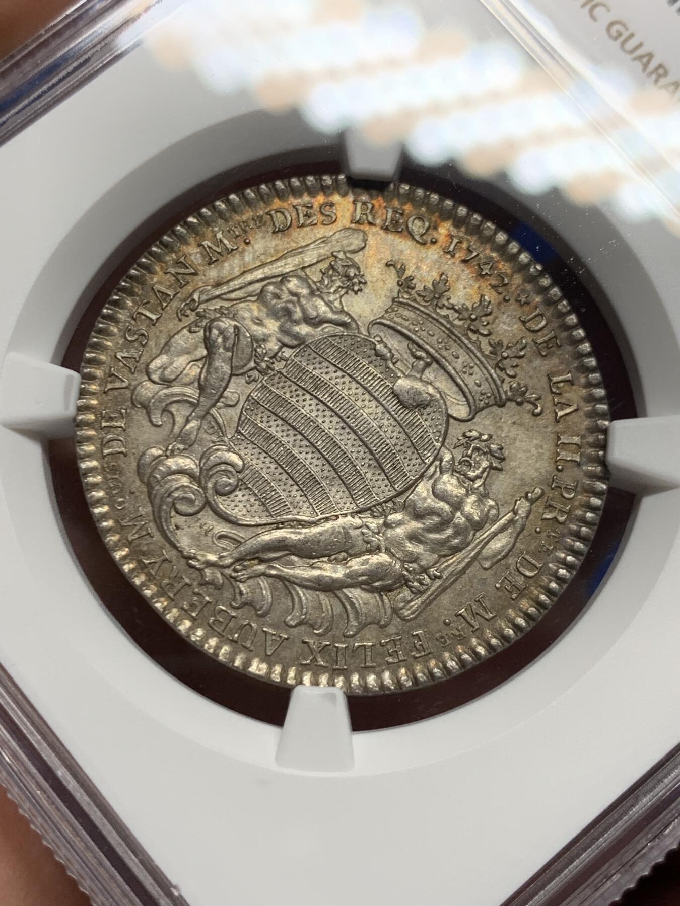 《竞宝斋》第440场 周日，周一，周二 3场连拍 （全场包邮） NGC MS62 法国1742年法兰西岛巴黎城镇银质代币，Félix Aubery的纹章，由两个赫拉克勒斯组成