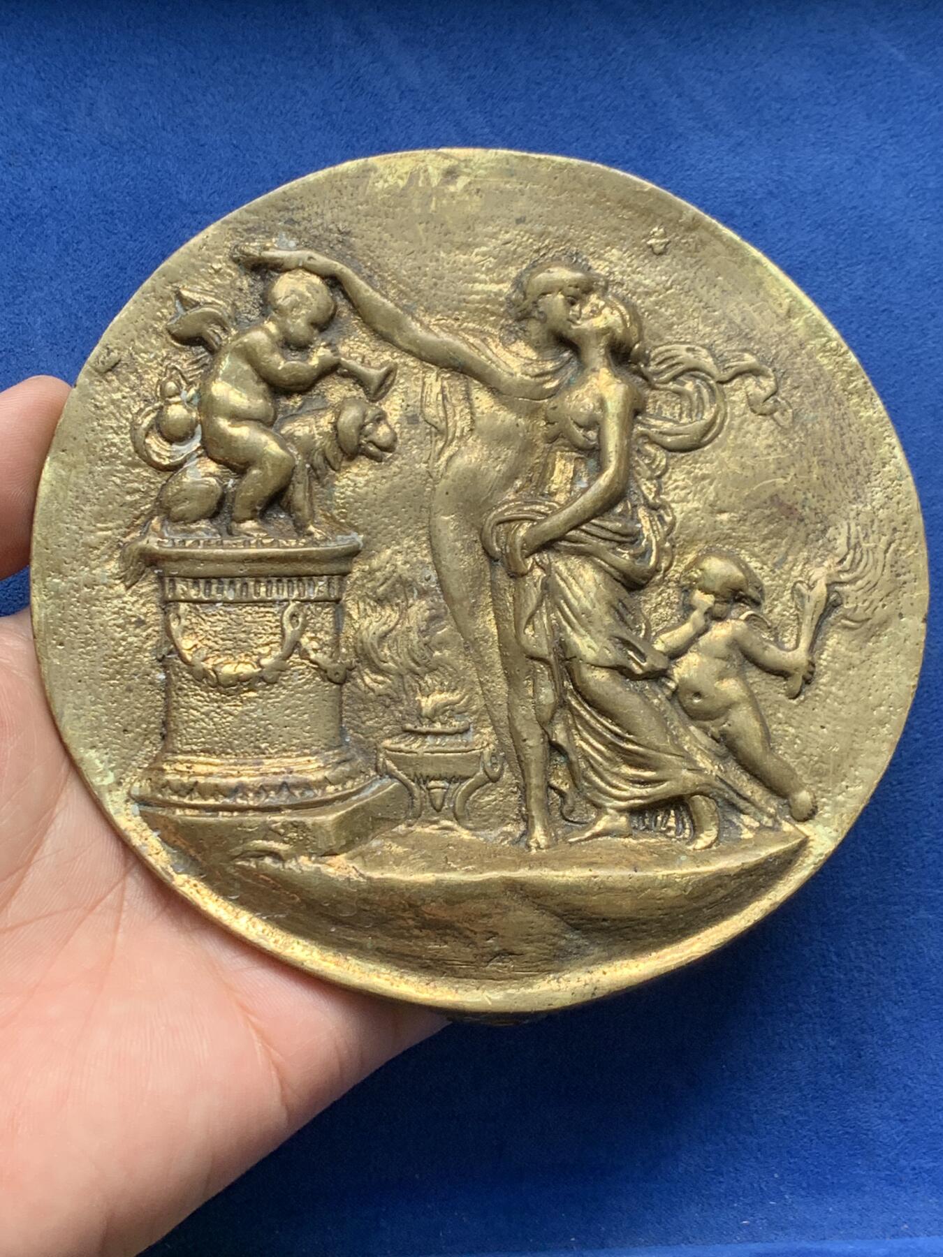 《竞宝斋》第440场 周日，周一，周二 3场连拍 （全场包邮） 法国爱情结婚纪念大铜章 非常少见的爱情牌匾 直径12.7cm 重量328.2g