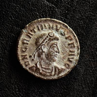 【良泉】第41期【自动场】11月27日晚19.30点开拍！86组，西方古代钱币专场 - 【少见】公元378-383年【古罗马】 西部罗马帝国 格拉提安“基督符”铜币，1.91克
