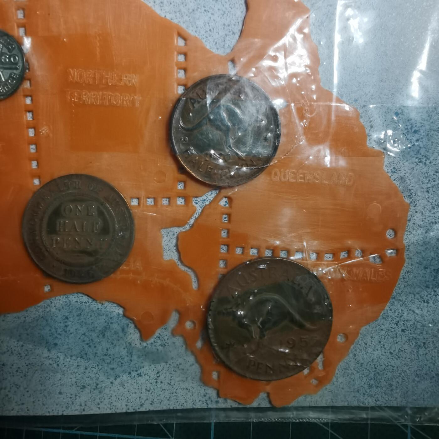 沼泽如烟--第906场 澳大利亚地图 币五枚