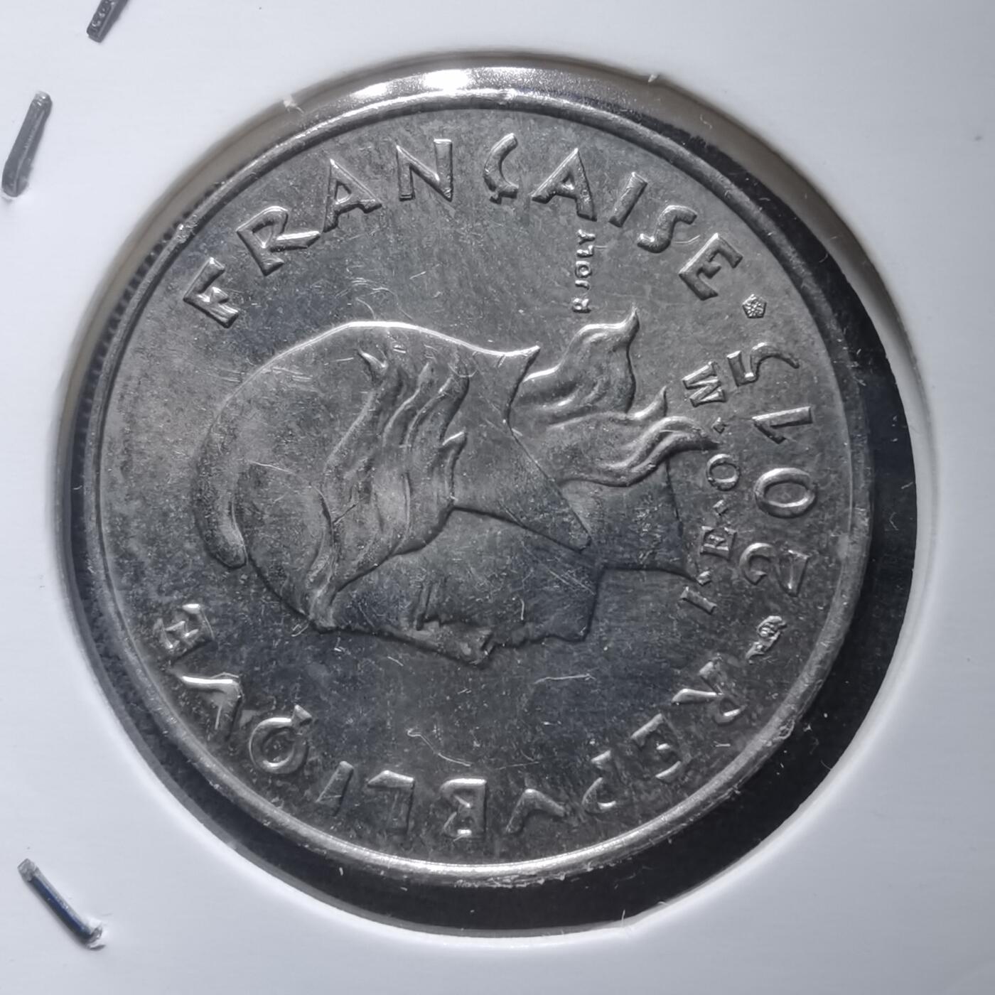 沼泽如烟--第907场 法属波利尼西亚2015年10法郎