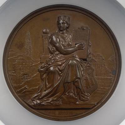 掌中浮雕-藏着的欧洲第042场 - NGC MS64 : 1874年比利时王室访问安特卫普铜章，73mm，F. Baetes.，背面头像分别为国王利奥波德二世、王后玛丽·亨利埃特和公主路易丝