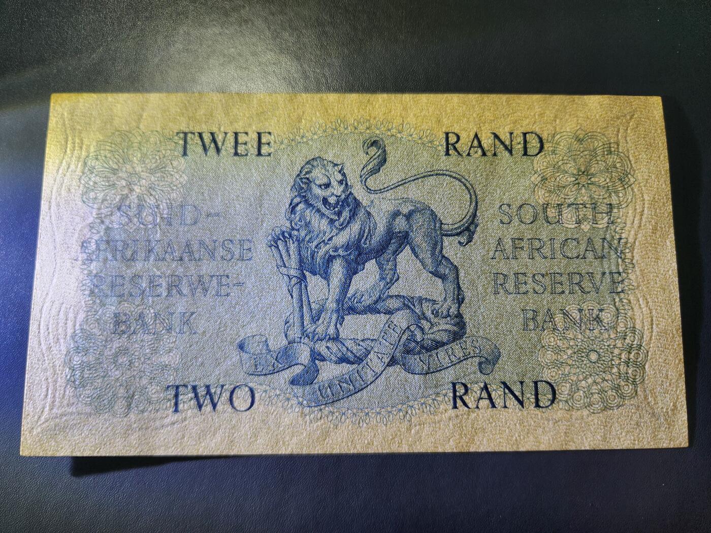 11月19号晚上8点 外国纸币自动截拍第61场 南非1962-65年2兰特  英语版 几乎全新