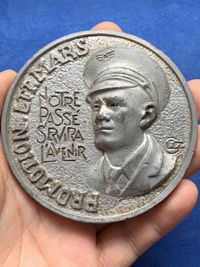 《竞宝斋》第440场 周日，周一，周二 3场连拍 （全场包邮） - 法国空军军事学校白色金属纪念章 直径84mm 重量298.7g