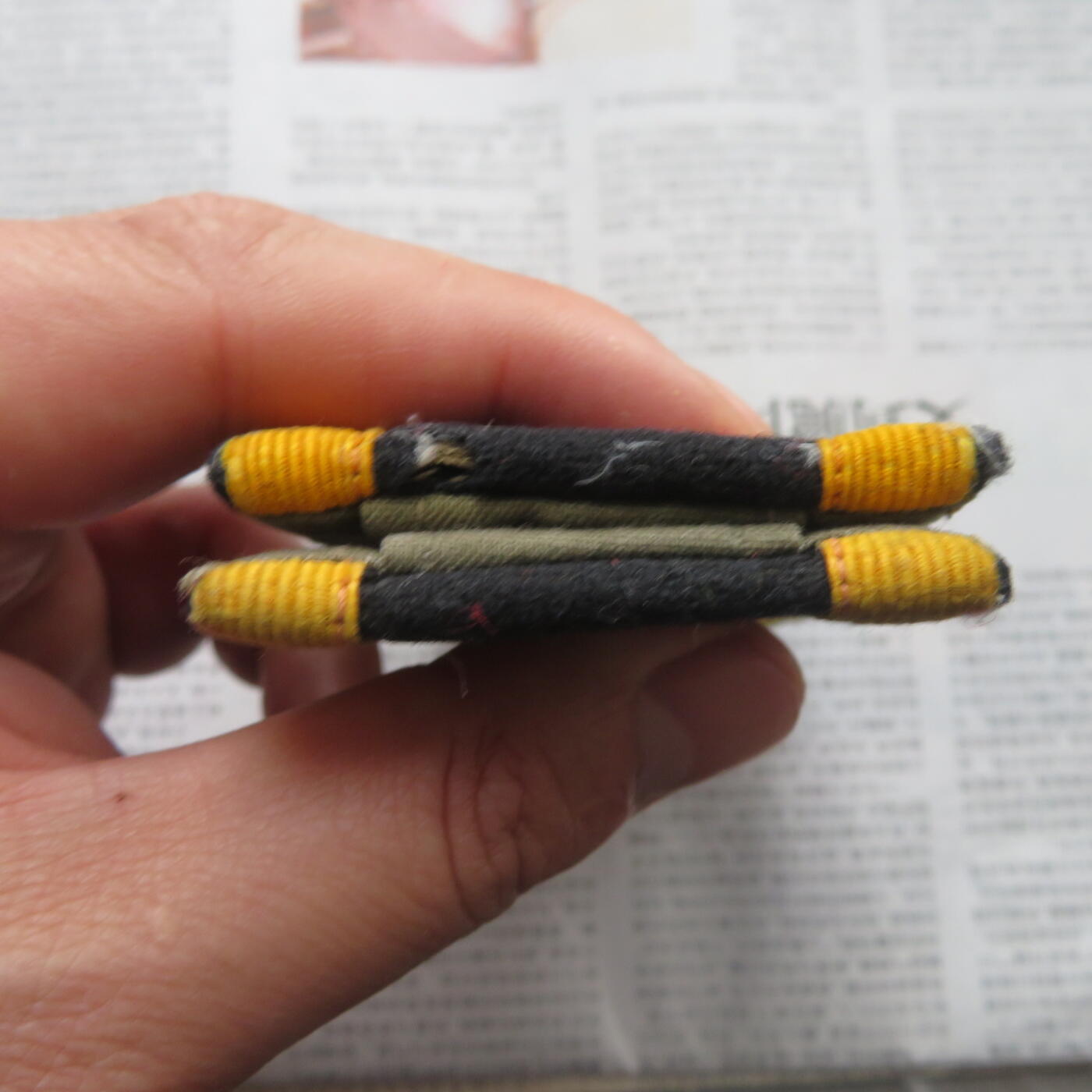 18--后配对55海军学员常服肩章一付（一支扎过孔，两支颜色长度略有差异）