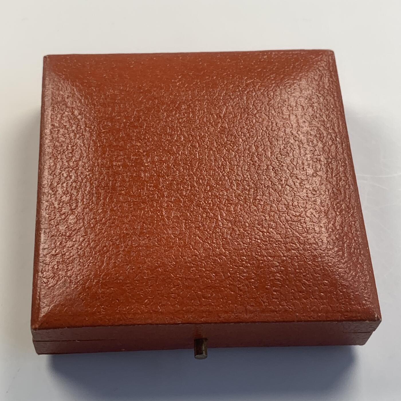 掌中浮雕-藏着的欧洲第042场 1915年巴黎市议员皮埃尔·兰皮埃纪念大铜章，背面巴黎市徽和荣誉军团勋章图案，55.5mm，76g，带盒，法国朦胧刀大师莱昂·德尚（Léon DESCHAMPS）作品