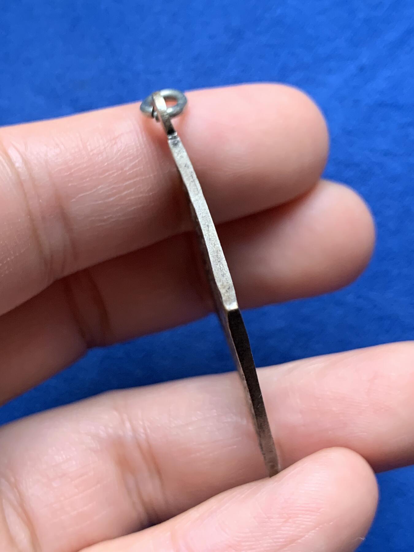 《竞宝斋》第440场 周日，周一，周二 3场连拍 （全场包邮） 匈牙利圣乔治屠龙镀银菱形纪念章，9.73g，31.2mm