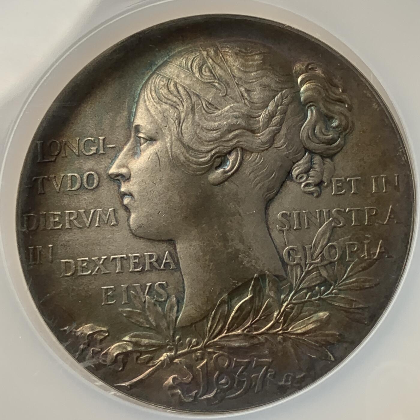 掌中浮雕-藏着的欧洲第042场 NGC MS61 : 1897年英国女王登基60周年纪念银章, 55mm, 五彩包浆