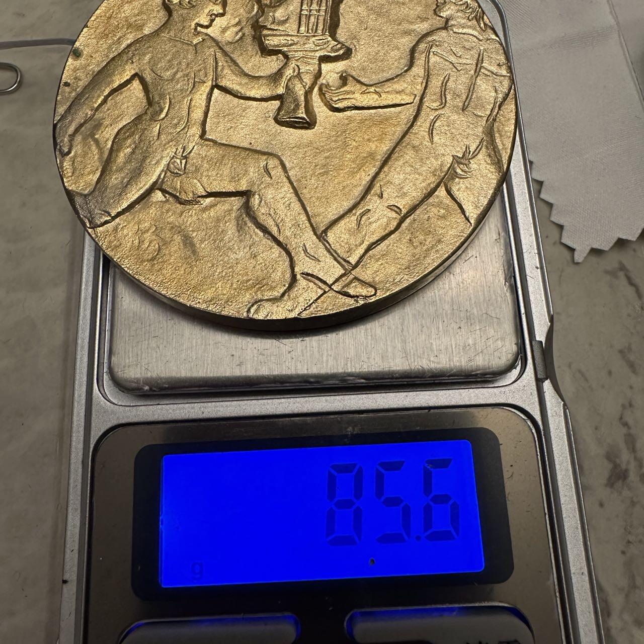 蒂克钱币-第48场日本章牌专场 日本 1964年 东京奥运会 镀金章 60mm 85g