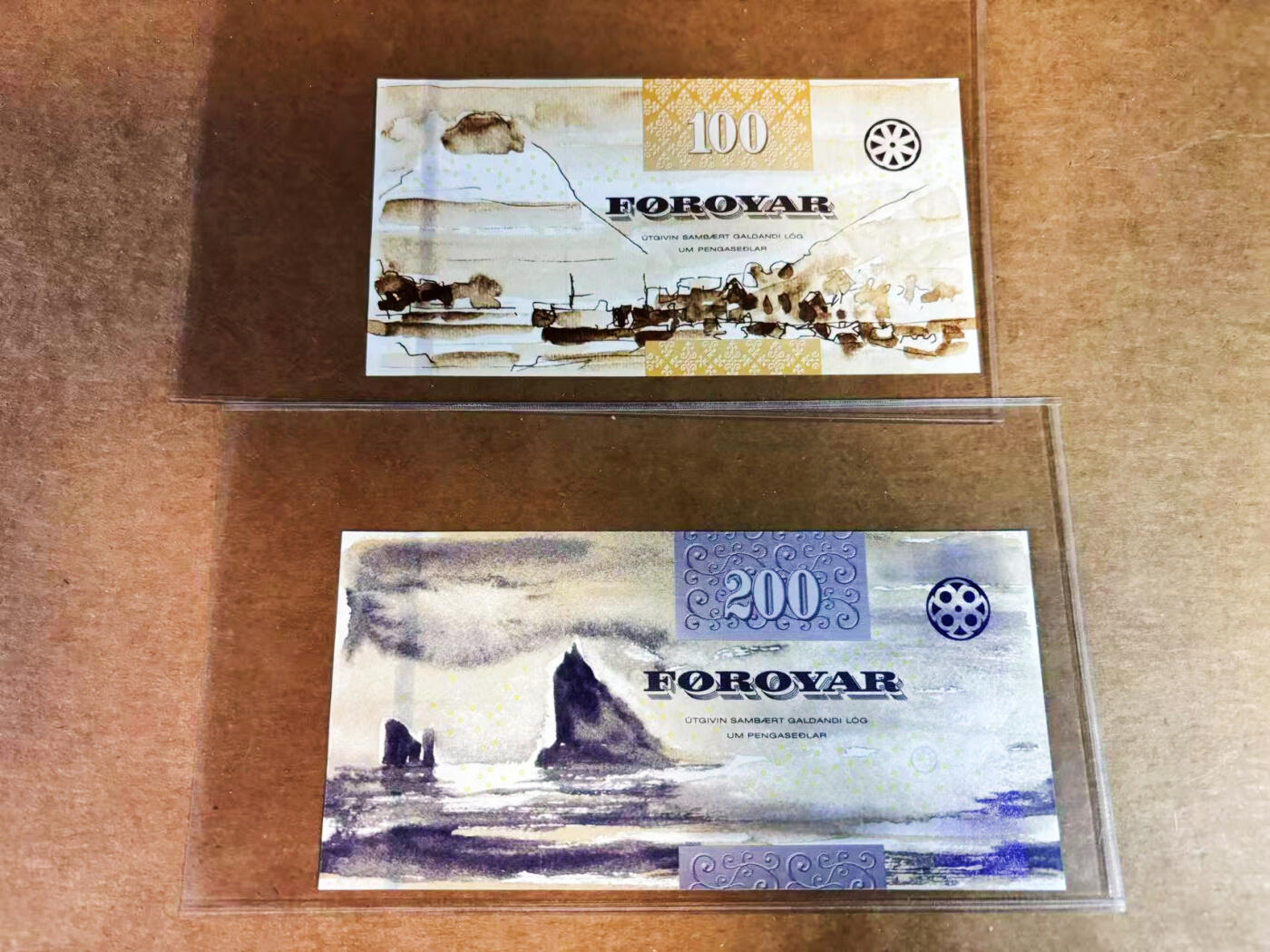 【Blue Auction】世界纸币精拍第752期——18级TOP拍卖/信誉/品质/专业/高效💫 【一组2张】法罗群岛 2011年100-200克朗  全新UNC