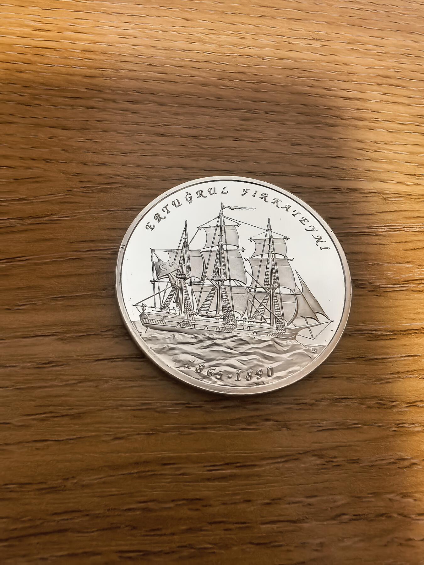 长老汇蛇年精选第七十五场拍卖 2010土耳其奥斯曼护卫舰埃尔图鲁尔50新里拉精制银币，23.33克925银，2.3万枚