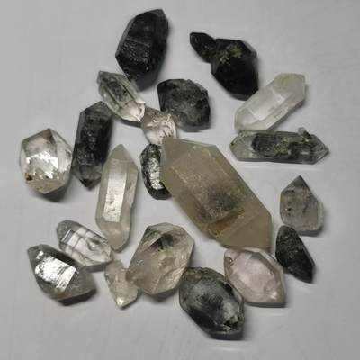 七河·世界钱币杂件水晶矿标小拍（总第28期） - 藏家出品 X640 云贵闪灵水晶原石一组约 100 克 本件藏品由合作藏家负责邮寄