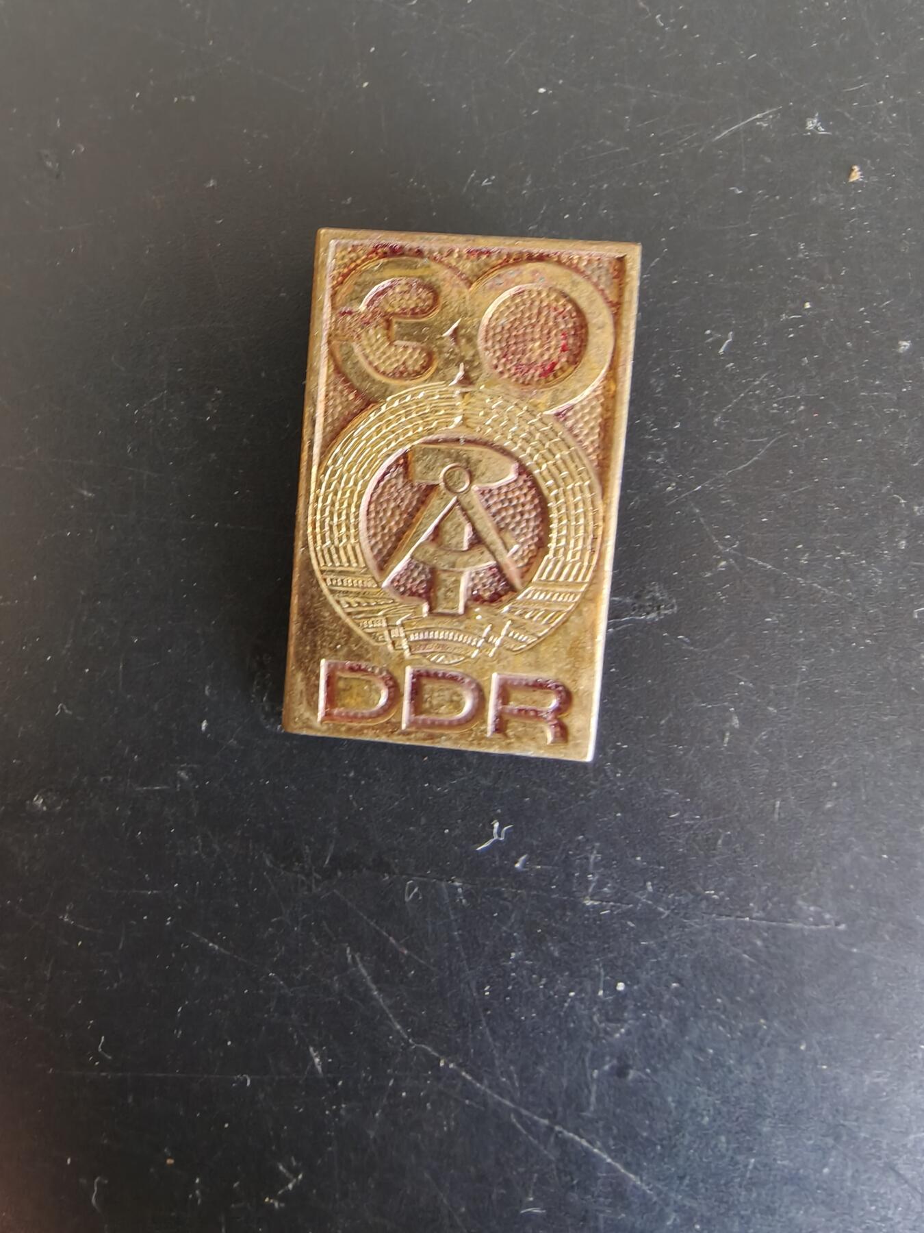 老王徽章第164期 东德30周年纪念章