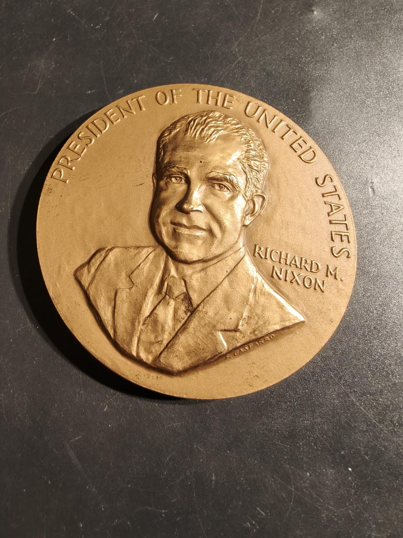 老王徽章第164期  美国铸币局理查德•尼克松总统大铜章     原盒      直径76mm.    重量240g
