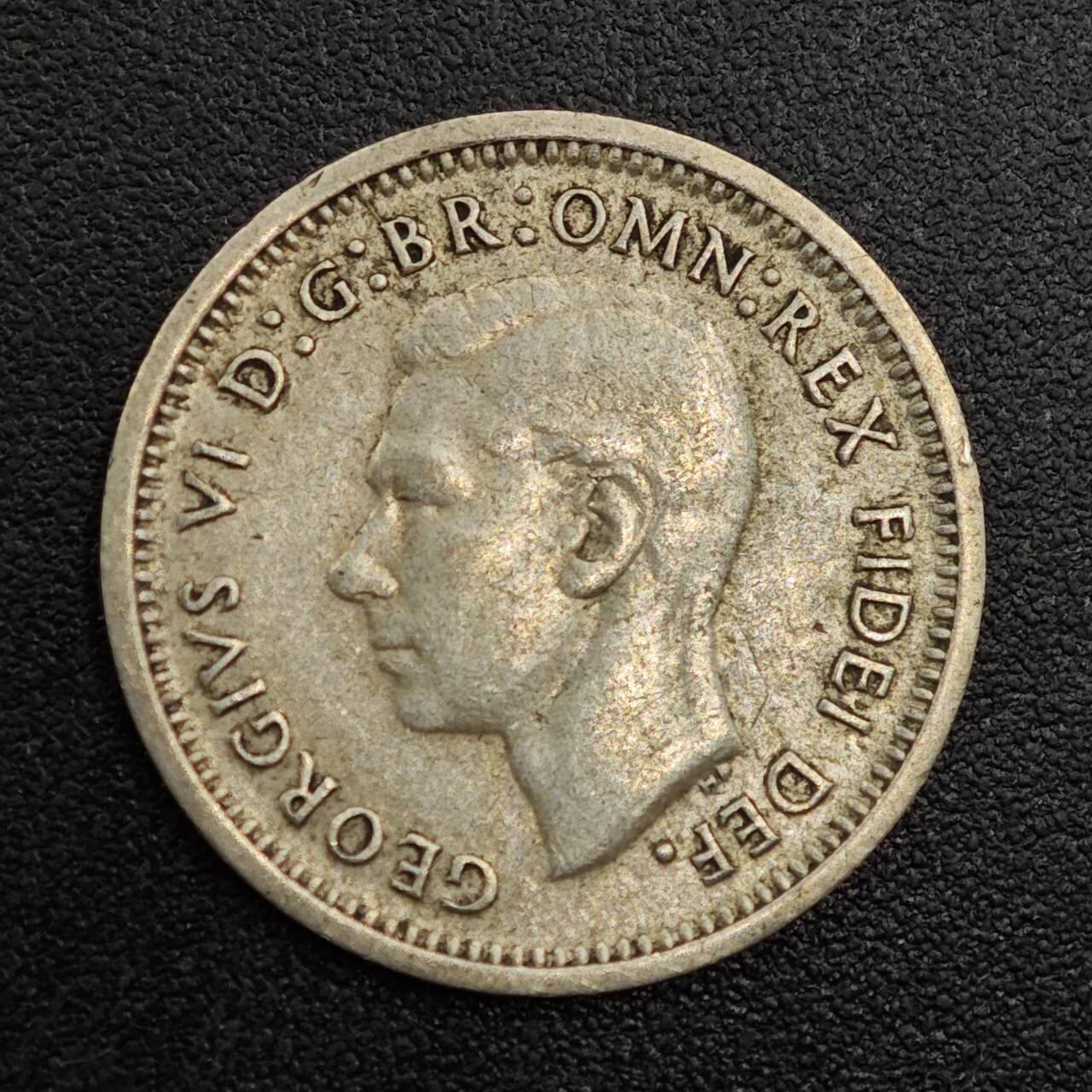 【淘币小摊】实时拍第八百零一拍   散币场   满百包邮可预留二周 每周一统一发货   澳大利亚1951年乔治六世3便士银币