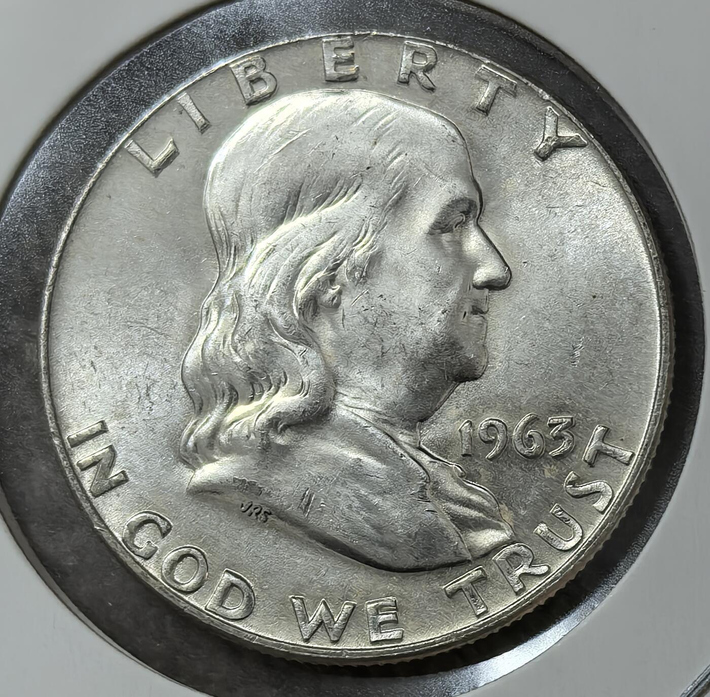 外国优质老铜币银币，周六九点倒数截拍，满百包邮，可寄存半年，喜欢朋友微信扫描二维码可直接参拍 好品带光美国1963年50分银币