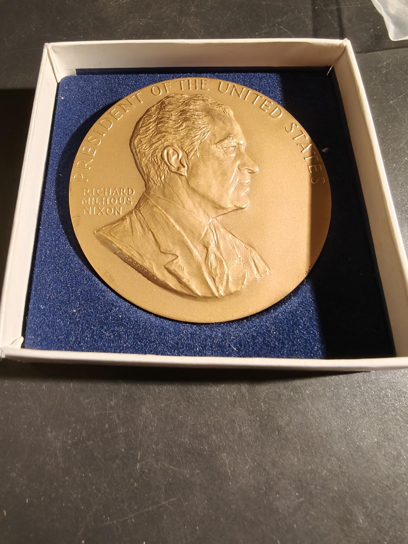 老王徽章第164期  美国铸币局理查德•尼克松总统大铜章 原盒 直径76mm. 重量206.8g
