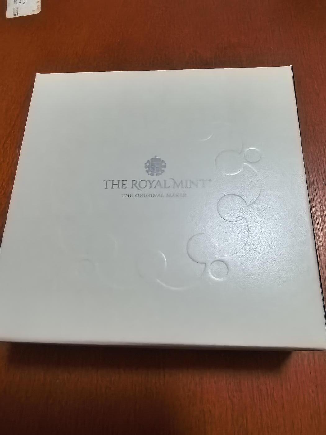 长老汇蛇年精选第七十五场拍卖 2021英国伟大雕刻师系列之怀特哥特四分盾徽5英镑精制银币，2盎司999银，盒证全，3750枚，热门！