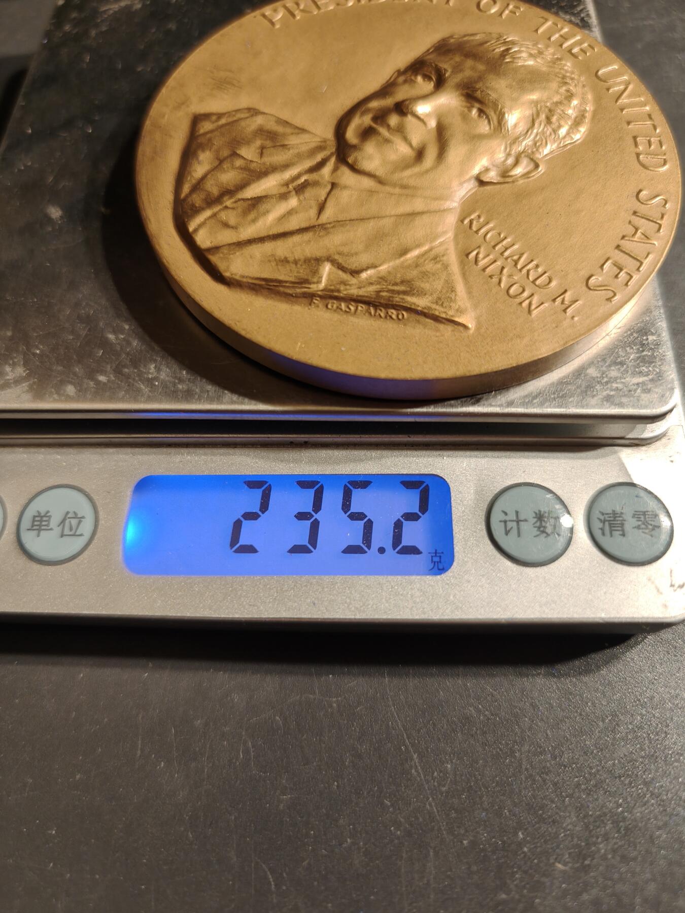 老王徽章第164期  美国铸币局理查德•尼克松总统大铜章     原盒      直径76mm.    重量235.2g