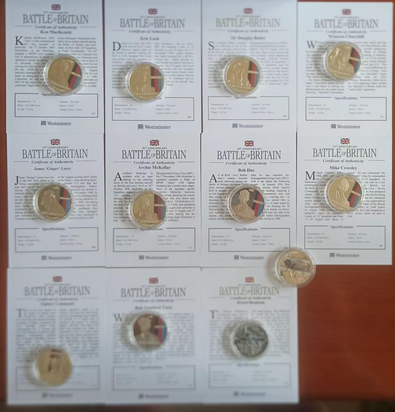 ❤️【币观天下】❤️ 第331期钱币拍卖- 2025.11.21周五晚上6点半场-长期征集拍品 根西、泽西不列颠空战纪念克朗银币12枚 包含10枚人物和两枚飞机彩色克朗大银币 人物包括丘吉尔、道丁、以及巴德爵士在内的王牌飞行员。飞机为格洛斯特斗士和布伦斯特战机 飞机欠证书一张