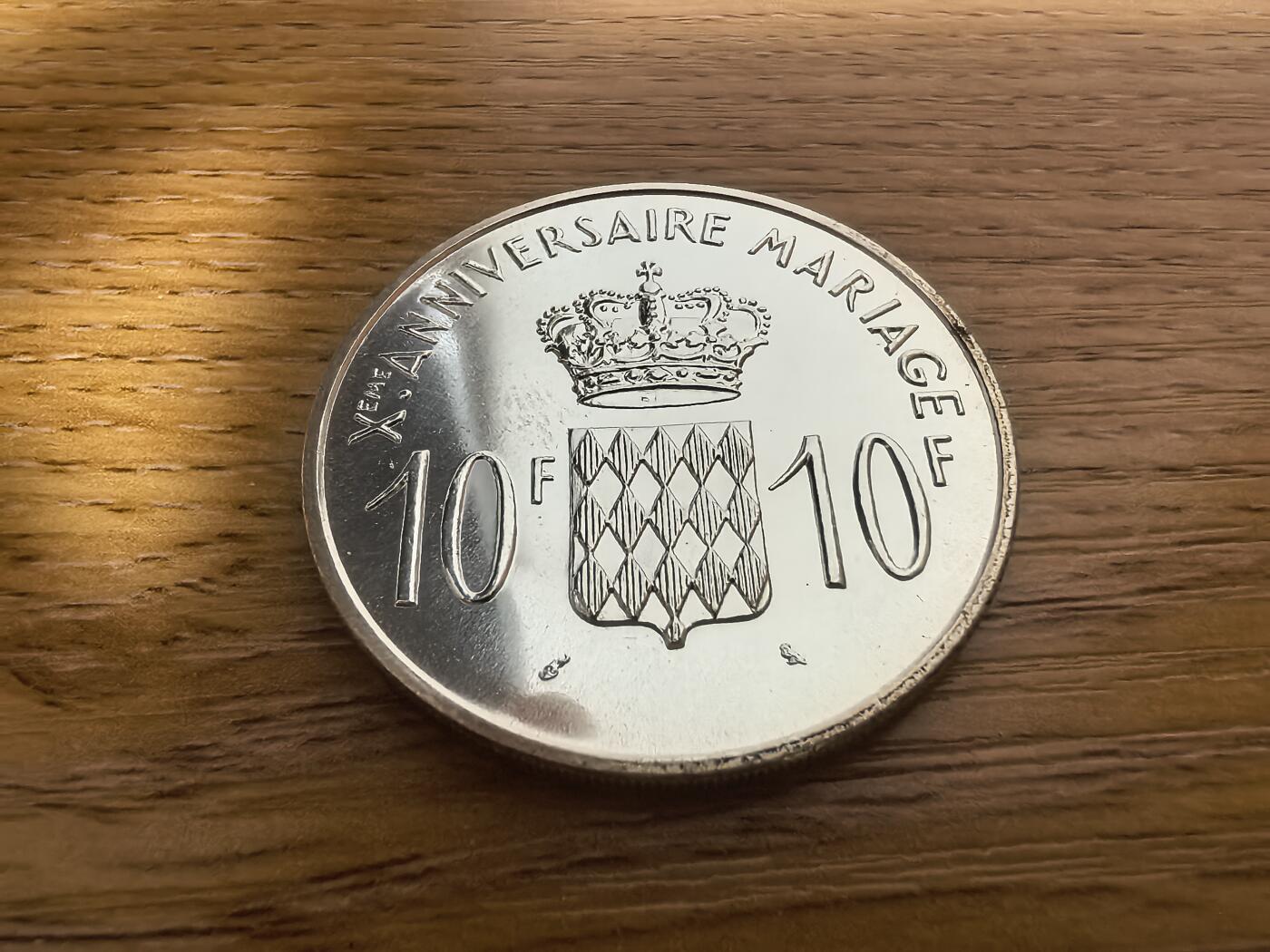 长老汇蛇年精选第七十五场拍卖 珍稀币！1966摩纳哥格蕾丝王后与雷尼埃尔三世结婚十周年10法郎银币，25克900银，2.4万枚