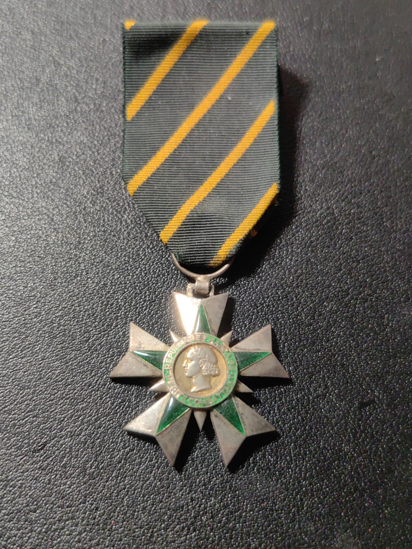 靖甫拍卖第十一场 法国骑士级战士功勋勋章 少见