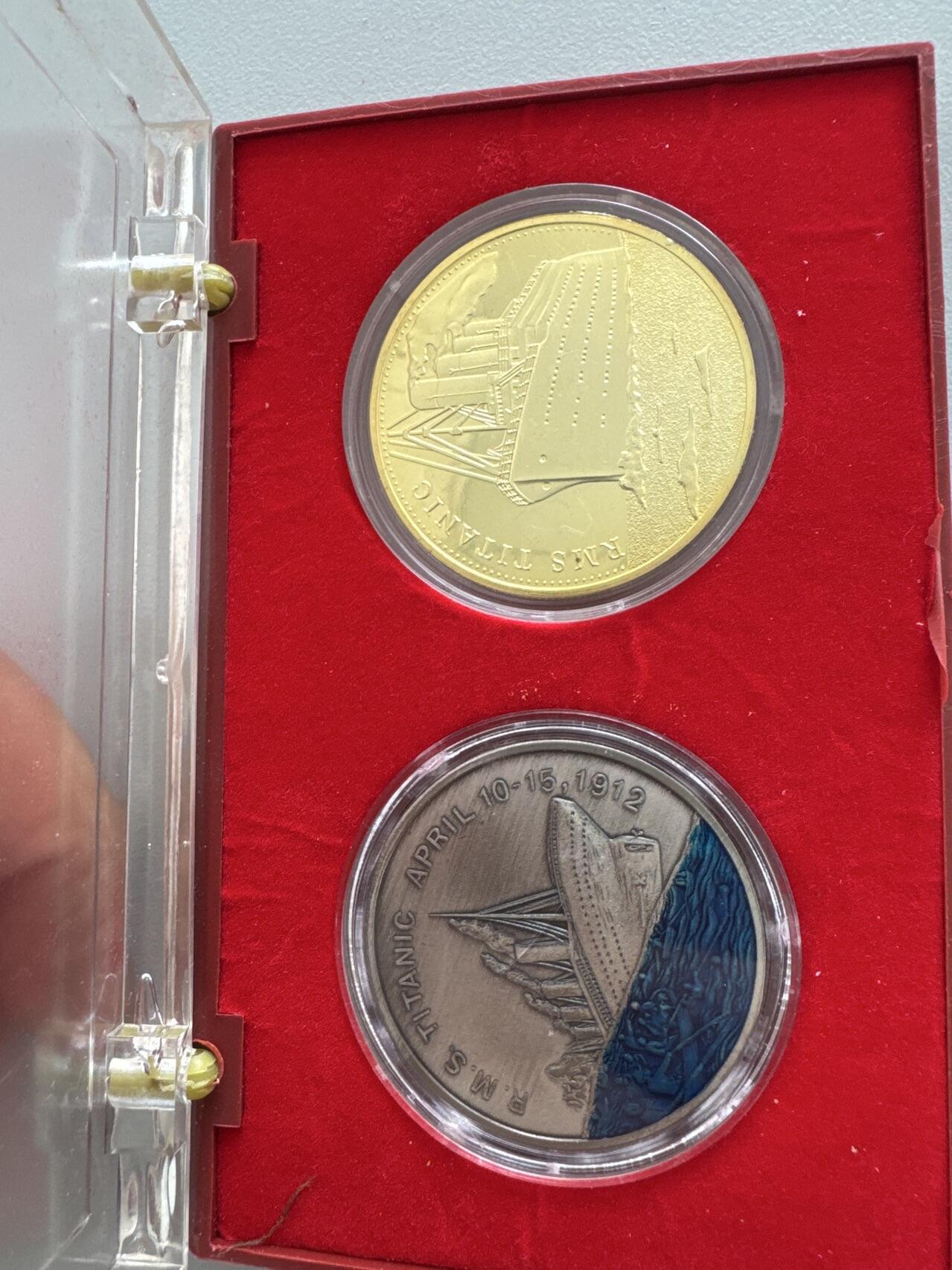 ❤️【币观天下】❤️ 第331期钱币拍卖- 2025.11.21周五晚上6点半场-长期征集拍品 泰坦尼克号克朗镀金镀银章一对