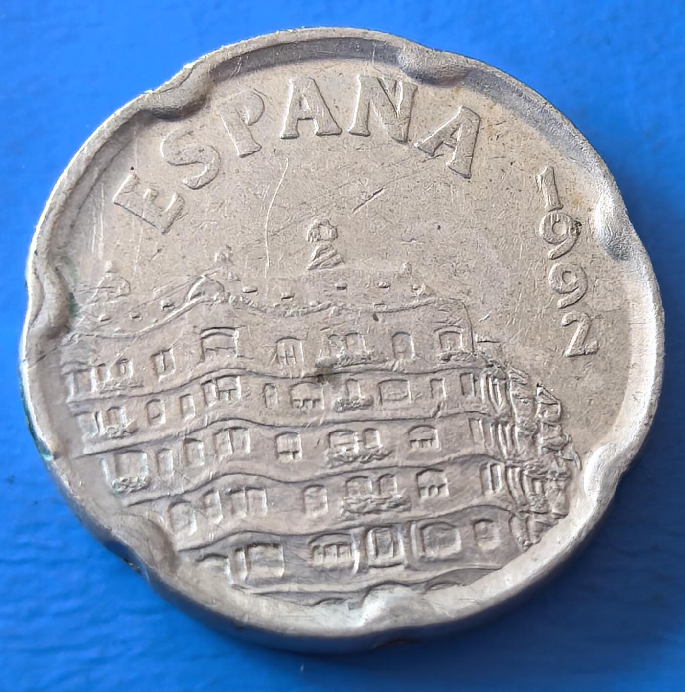 外国优质老铜币银币，周六九点倒数截拍，满百包邮，可寄存半年，喜欢朋友微信扫描二维码可直接参拍