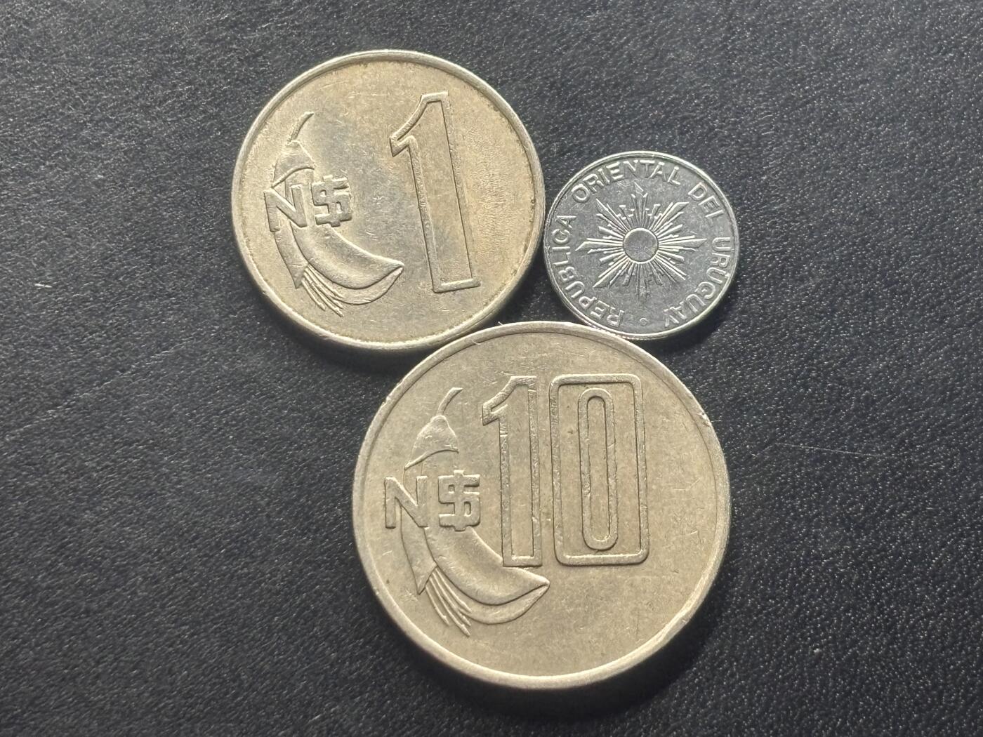 邮泉阁限时拍卖第三十六场 美洲硬币专场（硬币在国外。请付邮费6元。） 乌拉圭1980年代3枚