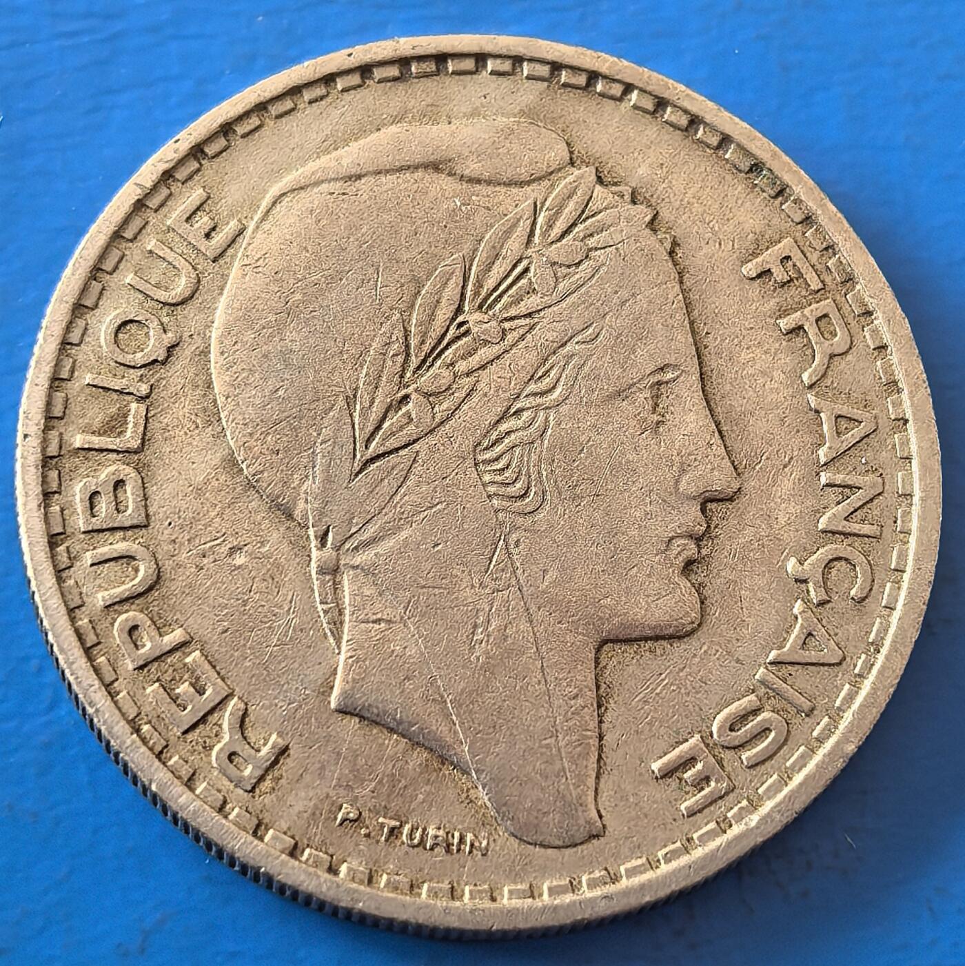 外国优质老铜币银币，周六九点倒数截拍，满百包邮，可寄存半年，喜欢朋友微信扫描二维码可直接参拍 法属阿尔及利亚1952年100法郎